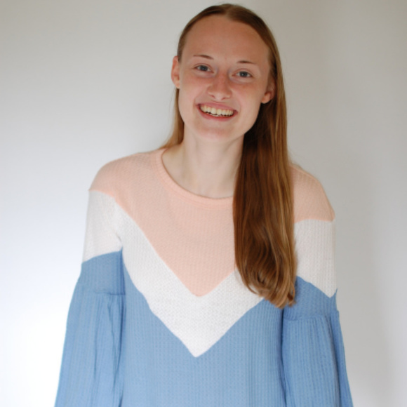 Spring / Summer/ Easter Top Pink White and Blue Top Hailey & Co - Picture 2 of 7